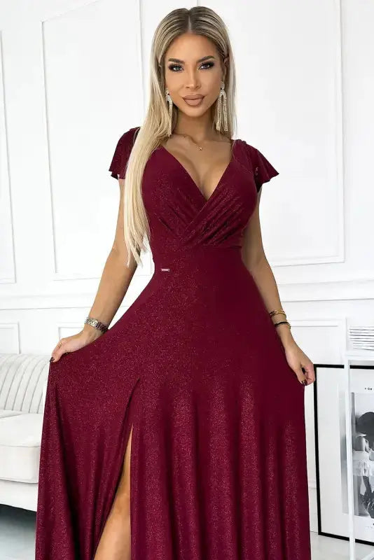 411-8 CRYSTAL long shimmering dress with a neckline - Burgundy color - Livre e Solta Fashion