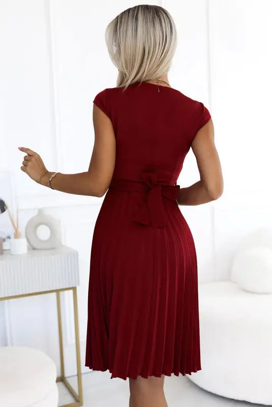 311-15 LILA Pleated dress with short sleeves - color burgundy - Livre e Solta Fashion