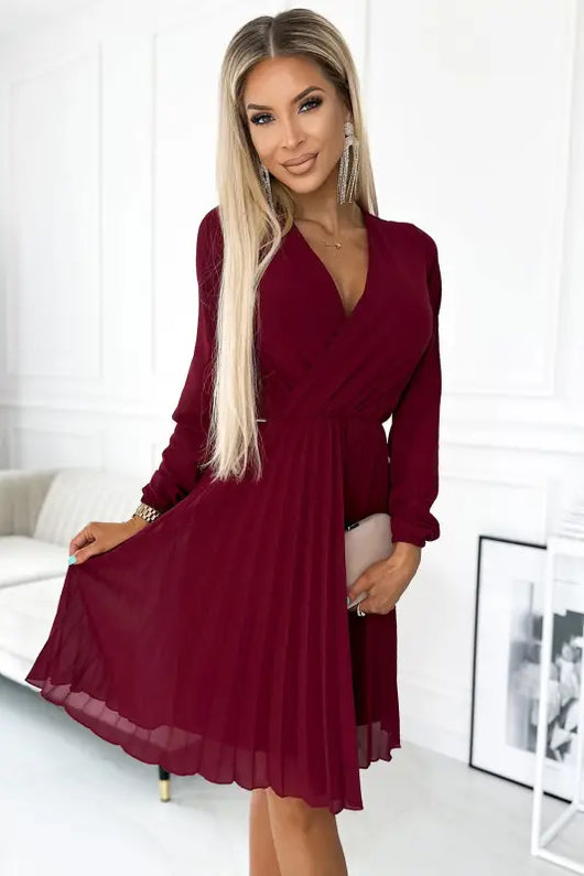 313-15 ISABELLE Pleated dress with neckline and long sleeve - Burgundy color - Livre e Solta Fashion