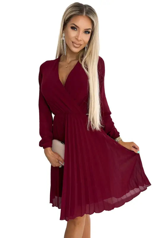 313-15 ISABELLE Pleated dress with neckline and long sleeve - Burgundy color - Livre e Solta Fashion