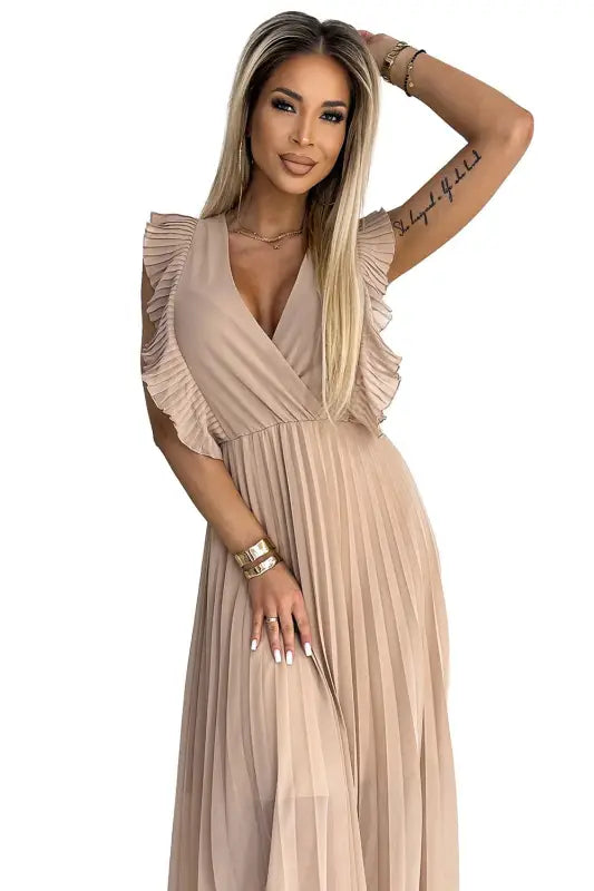 315-6 EMILY Pleated dress with ruffles on the shoulders and neckline - beige - Livre e Solta Fashion