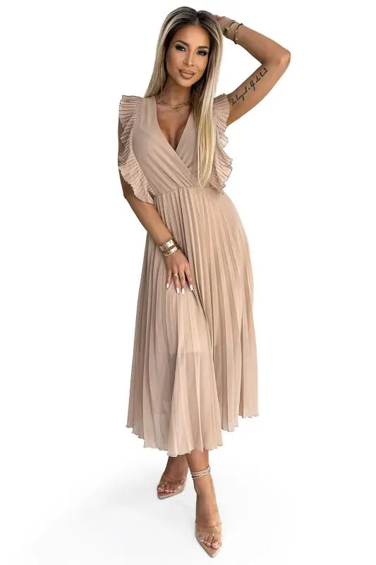 315-6 EMILY Pleated dress with ruffles on the shoulders and neckline - beige - Livre e Solta Fashion