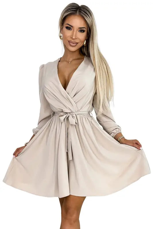 339-4 BINDY Feminine dress with a neckline and belt - beige - Livre e Solta Fashion