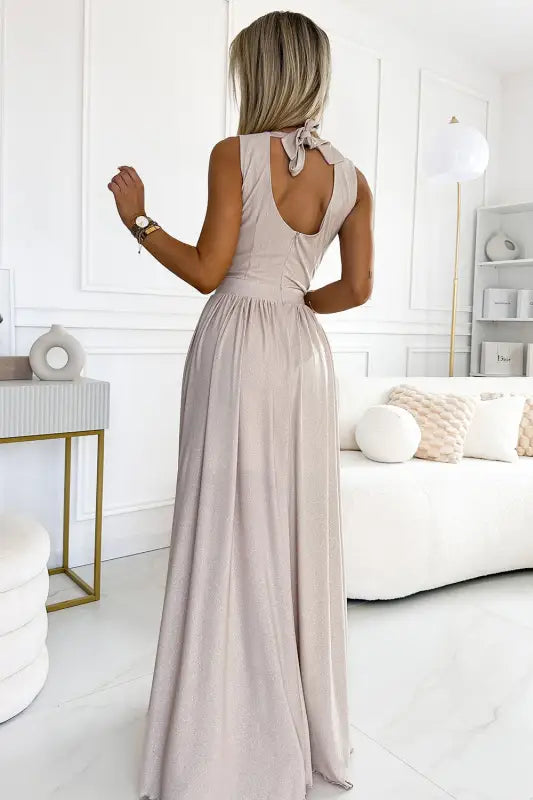 362-8 JUSTINE Long dress with a neckline and a tie at the back - beige with glitter - Livre e Solta Fashion