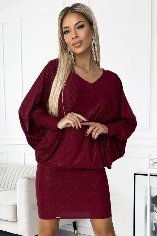 402-4 Bat dress with a neckline - burgundy color with glitter - Livre e Solta Fashion