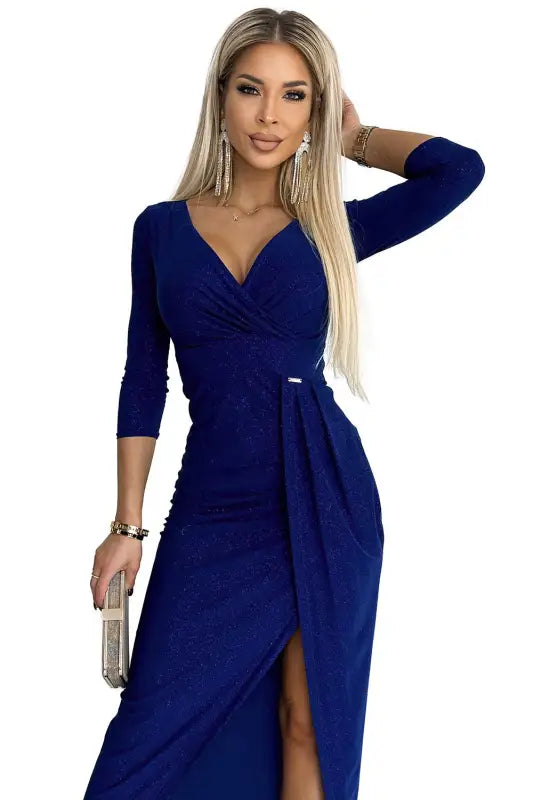 404-8 Shiny dress with a neckline and a slit on the leg - blue with glitter - Livre e Solta Fashion