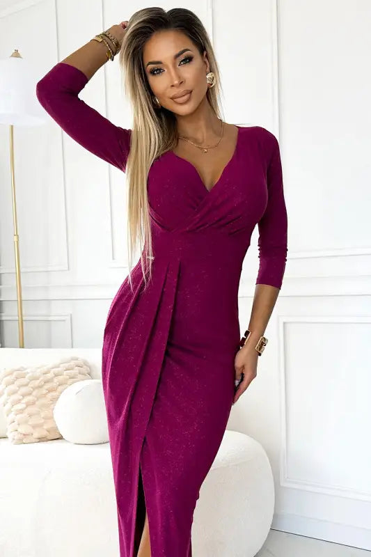 404-9 Shiny dress with a neckline and a slit on the leg - fuchsia with glitter - Livre e Solta Fashion