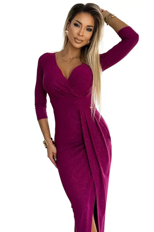 404-9 Shiny dress with a neckline and a slit on the leg - fuchsia with glitter - Livre e Solta Fashion