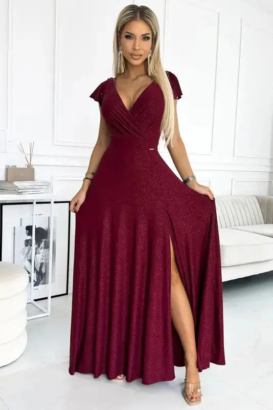 411-8 CRYSTAL long shimmering dress with a neckline - Burgundy color - Livre e Solta Fashion