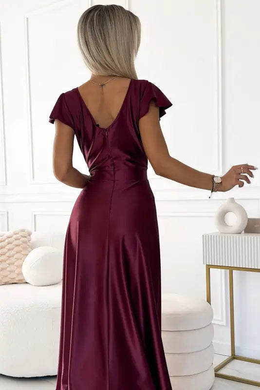 411-10 CRYSTAL satin long dress with a neckline - Burgundy color - Livre e Solta Fashion