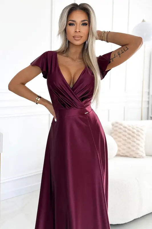 411-10 CRYSTAL satin long dress with a neckline - Burgundy color - Livre e Solta Fashion