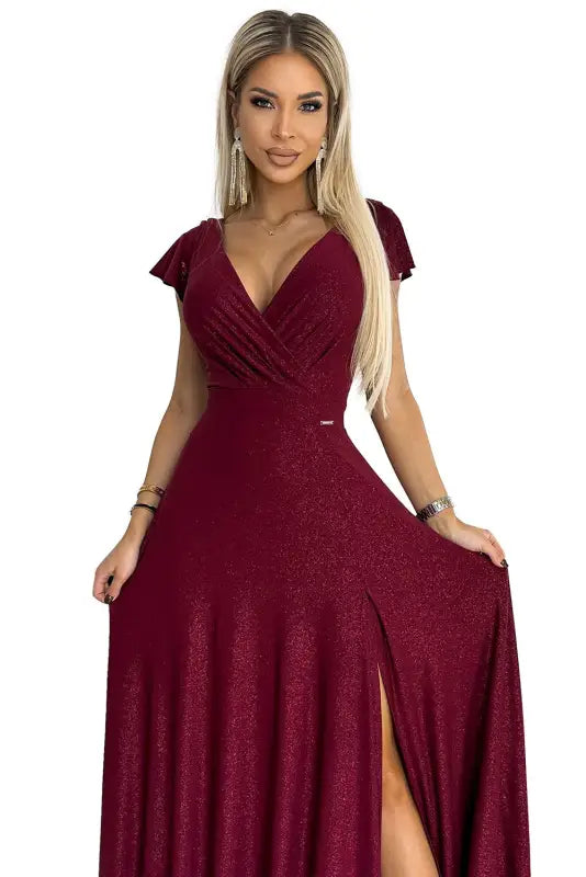 411-8 CRYSTAL long shimmering dress with a neckline - Burgundy color - Livre e Solta Fashion