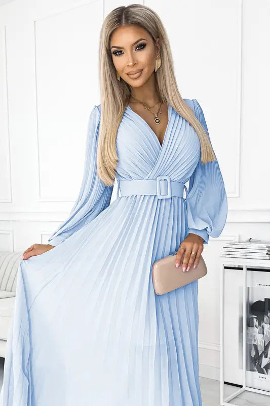 414-10 KLARA pleated dress with a belt and a neckline - light blue color - UNI