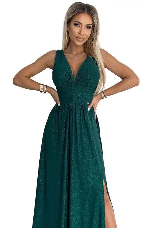 490-3 SUSAN Long brocade dress with a neckline and stitching at the waist - green - Livre e Solta Fashion