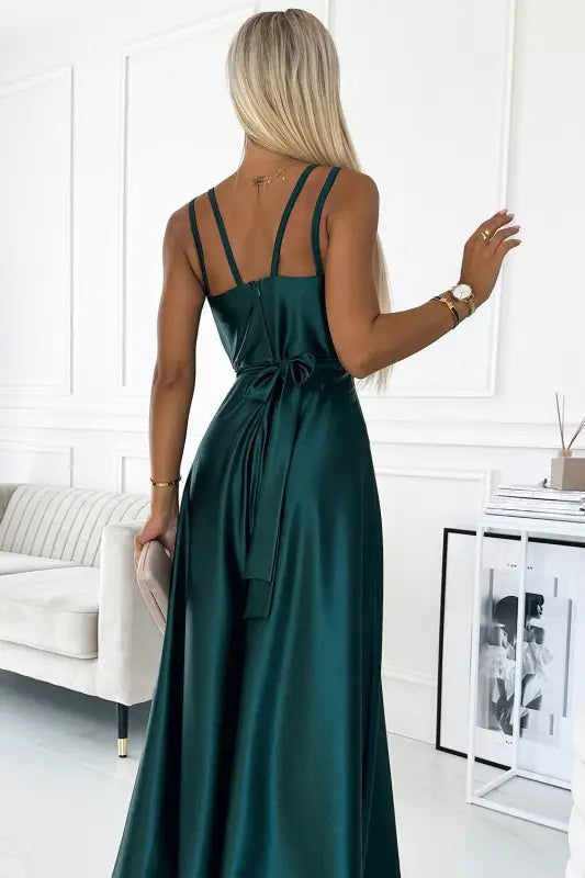 498-3 Long satin dress with a neckline and double straps - green - Livre e Solta Fashion