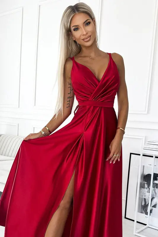 498-4 Long satin dress with a neckline and double straps - red - Livre e Solta Fashion