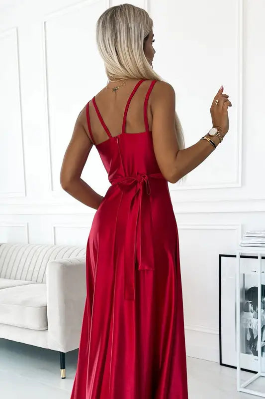 498-4 Long satin dress with a neckline and double straps - red - Livre e Solta Fashion