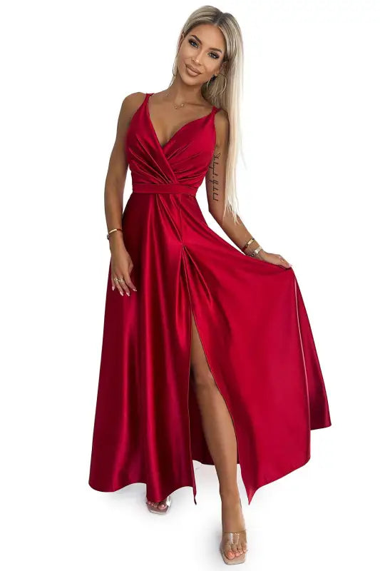 498-4 Long satin dress with a neckline and double straps - red - Livre e Solta Fashion