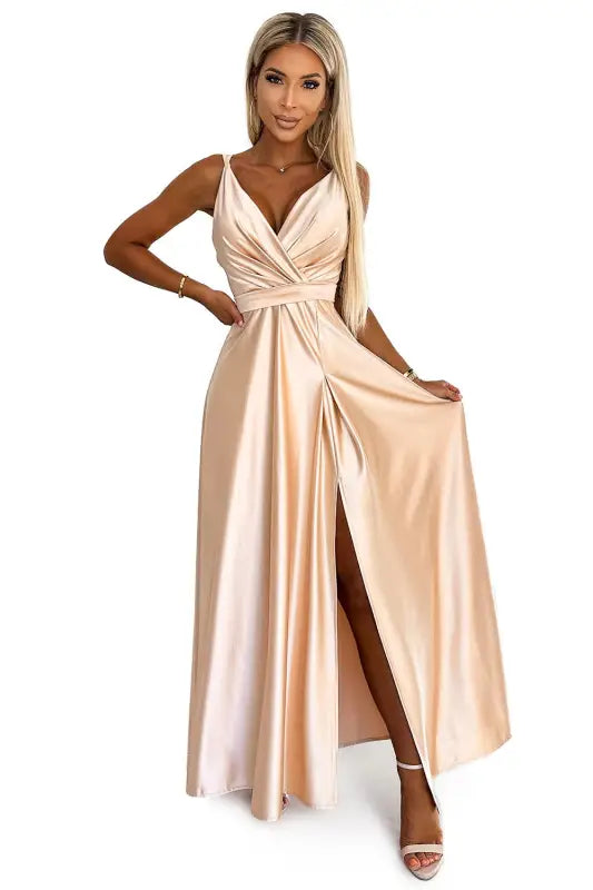 498-5 Long satin dress with a neckline and double straps - golden - Livre e Solta Fashion