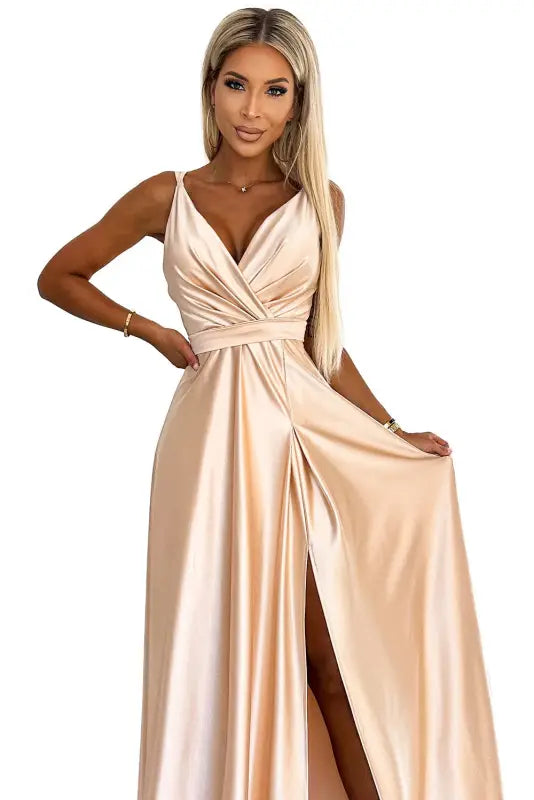 498-5 Long satin dress with a neckline and double straps - golden - Livre e Solta Fashion