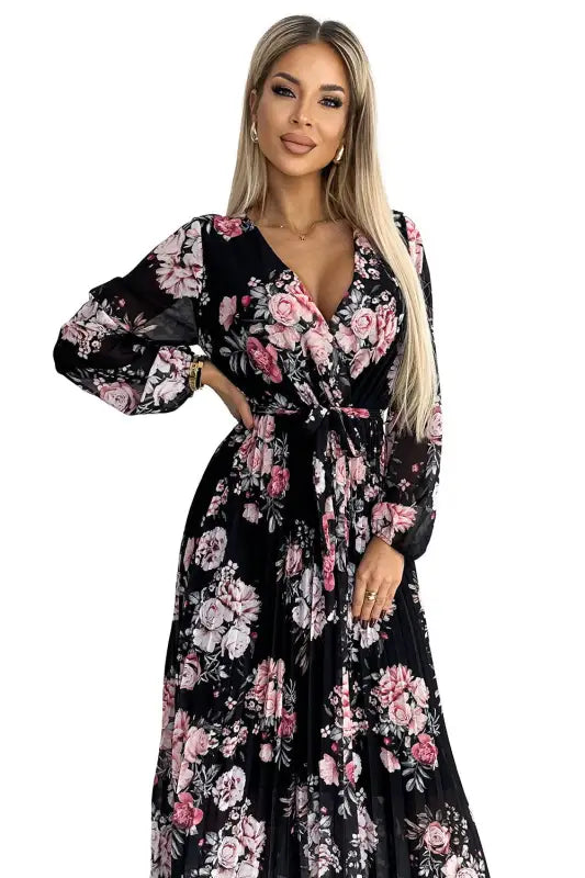 502-2 Pleated midi dress with a neckline, long sleeves and a tie at the waist - black with red and pink roses - Livre e Solta Fashion