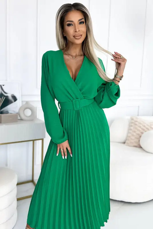 504-4 VIVIANA Pleated midi dress with a neckline, long sleeves and a wide belt - light green - Livre e Solta Fashion