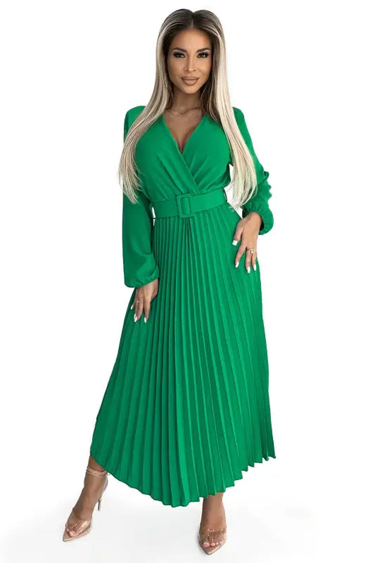 504-4 VIVIANA Pleated midi dress with a neckline, long sleeves and a wide belt - light green - Livre e Solta Fashion