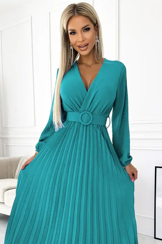 504-6 VIVIANA Pleated midi dress with a neckline, long sleeves and a wide belt - sea color - Livre e Solta Fashion