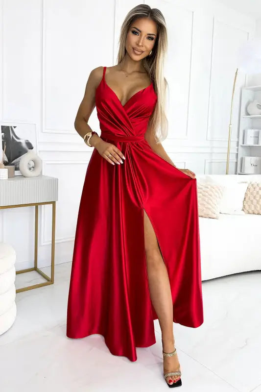 512-5 JULIET elegant long satin dress with a neckline and leg slit - red - Livre e Solta Fashion