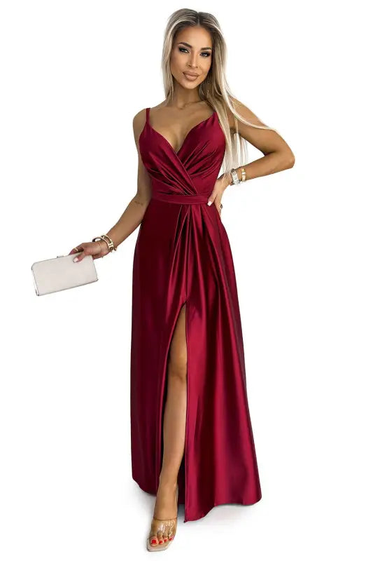 512-6 JULIET elegant long satin dress with a neckline and leg slit - Burgundy color - Livre e Solta Fashion