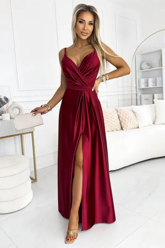 512-6 JULIET elegant long satin dress with a neckline and leg slit - Burgundy color - Livre e Solta Fashion