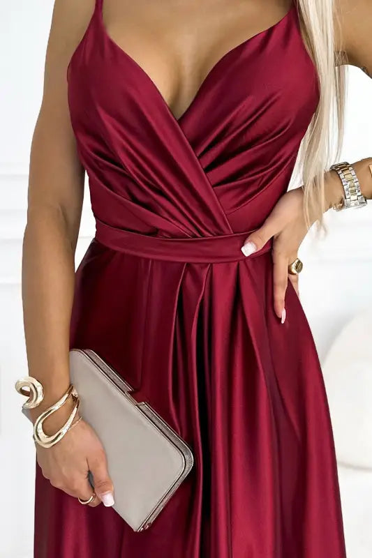 512-6 JULIET elegant long satin dress with a neckline and leg slit - Burgundy color - Livre e Solta Fashion