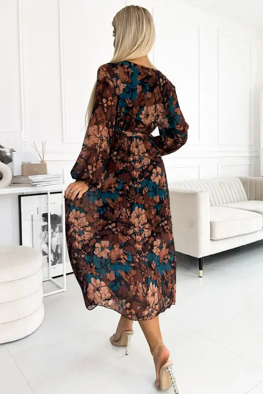 519-2 Pleated chiffon long dress with a neckline, long sleeves and a belt - brown-blue flowers - Livre e Solta Fashion