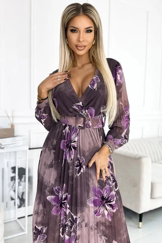 520-1 Pleated chiffon long dress with a neckline, long sleeves and a wide belt - purple large flowers - Livre e Solta Fashion