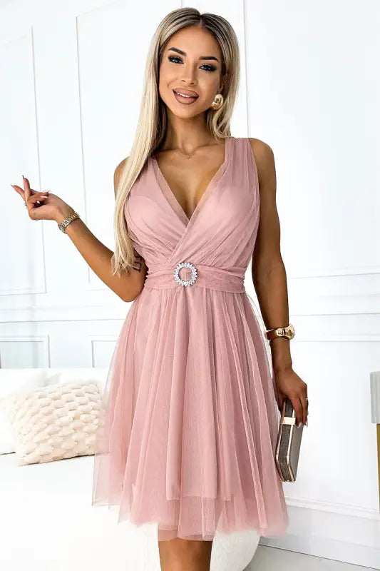 525-2 OLGA tulle dress with a neckline and decorative buckle - dirty pink - Livre e Solta Fashion