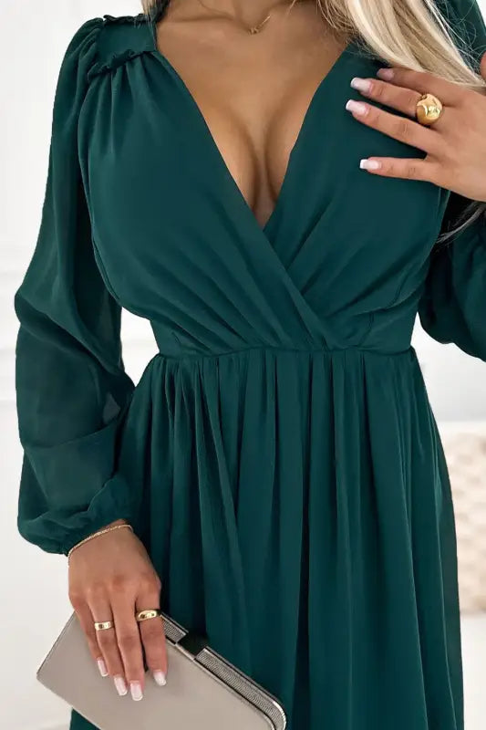 538-2 MILA Chiffon midi dress with long sleeves and neckline - green - Livre e Solta Fashion