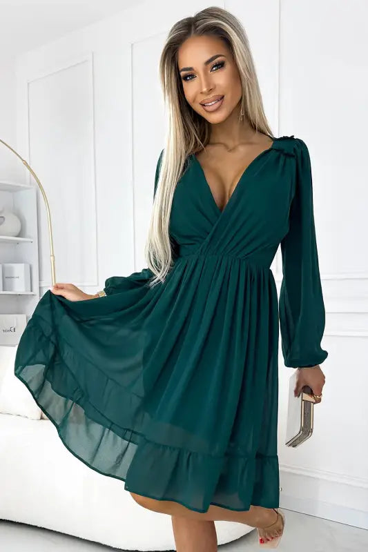 538-2 MILA Chiffon midi dress with long sleeves and neckline - green - Livre e Solta Fashion