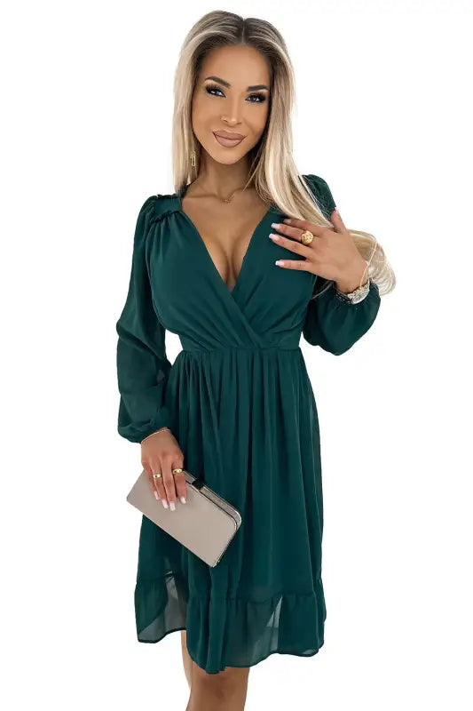 538-2 MILA Chiffon midi dress with long sleeves and neckline - green - Livre e Solta Fashion