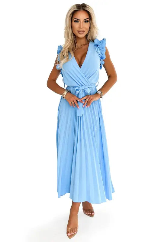 543-2 Pleated midi dress with a neckline and delicate ruffles - light blue - Livre e Solta Fashion