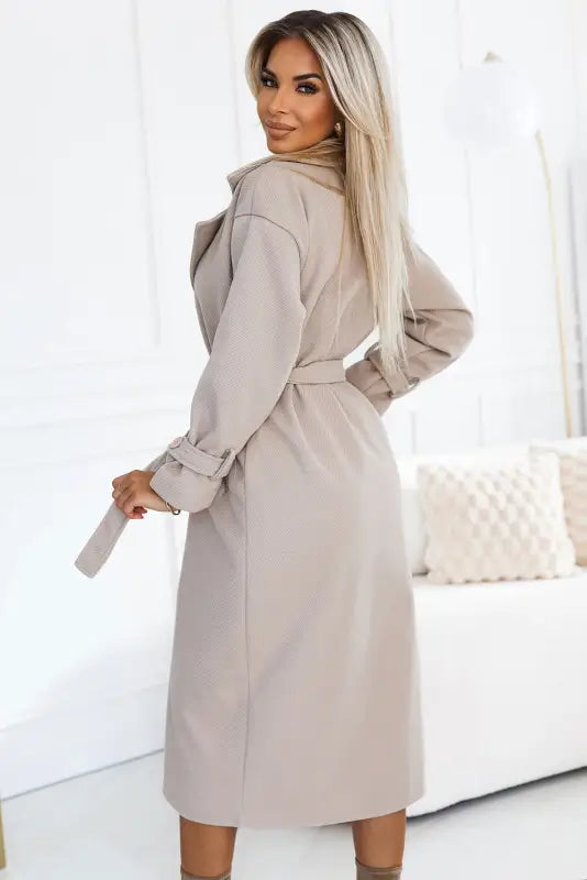 568-1 Warm coat with pockets, waist tie and striped sleeves - beige - Livre e Solta Fashion