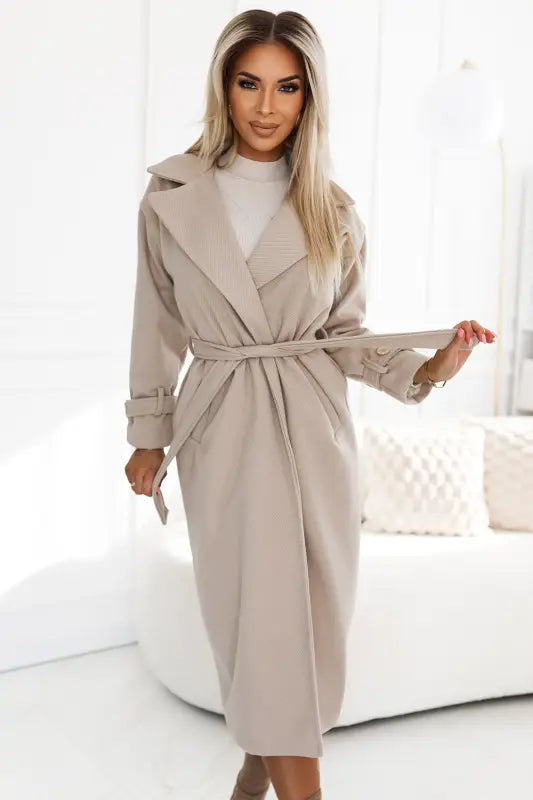 568-1 Warm coat with pockets, waist tie and striped sleeves - beige - Livre e Solta Fashion