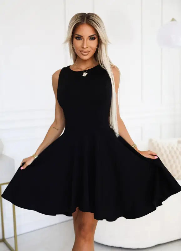 575-1 Unique dress with longer back - black - Livre e Solta Fashion