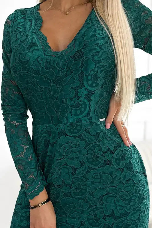 170-12 Lace dress with a neckline and long sleeves - green - Livre e Solta Fashion