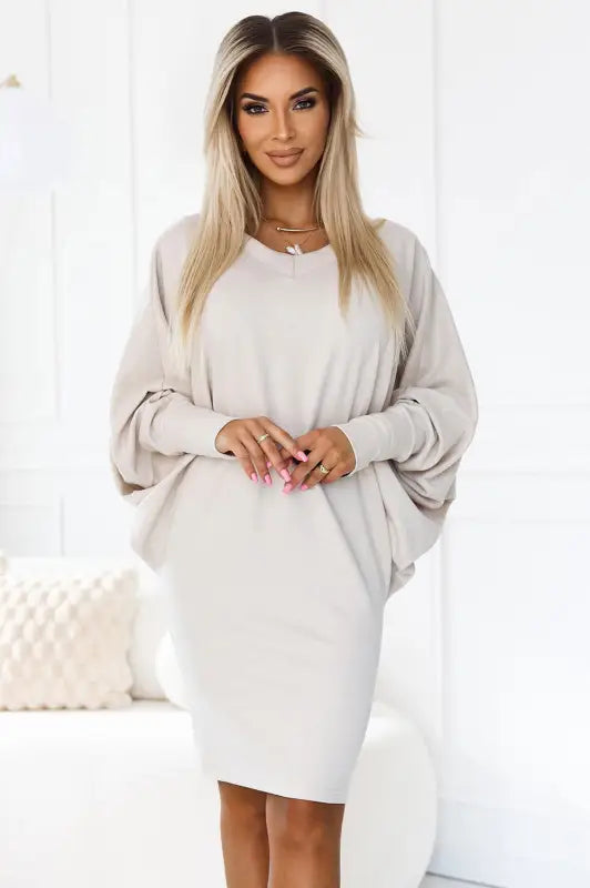 402-7 Jumper warm bat dress with cleavage - beige - Livre e Solta Fashion