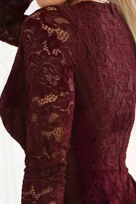 170-14 Lace dress with long sleeves and neckline - dark maroon - Livre e Solta Fashion